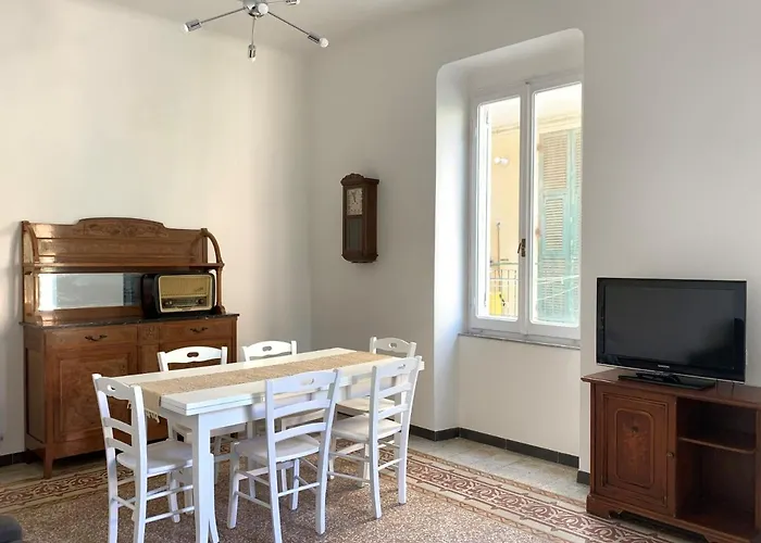 Oliver Sulla Via Del Mare